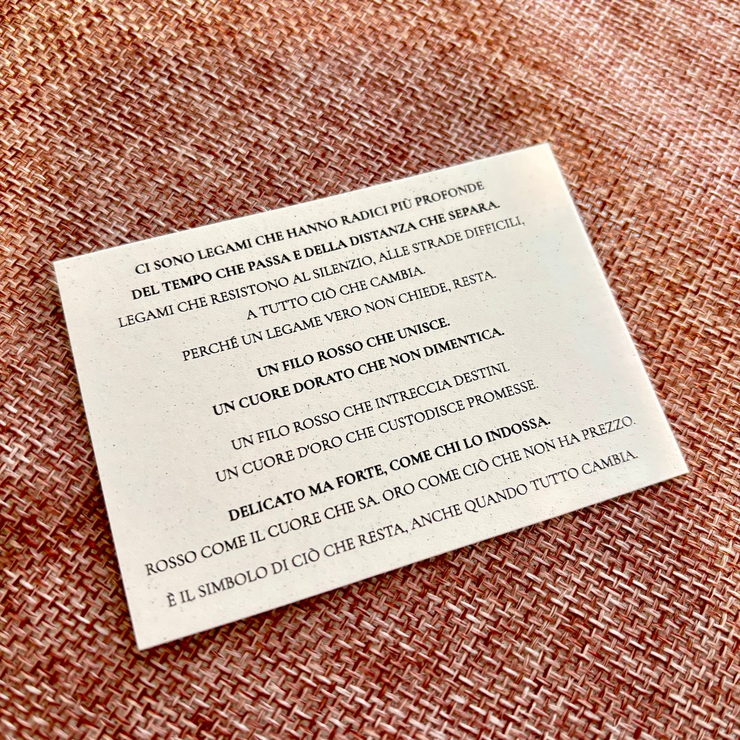 Due Bracciali, Un legame